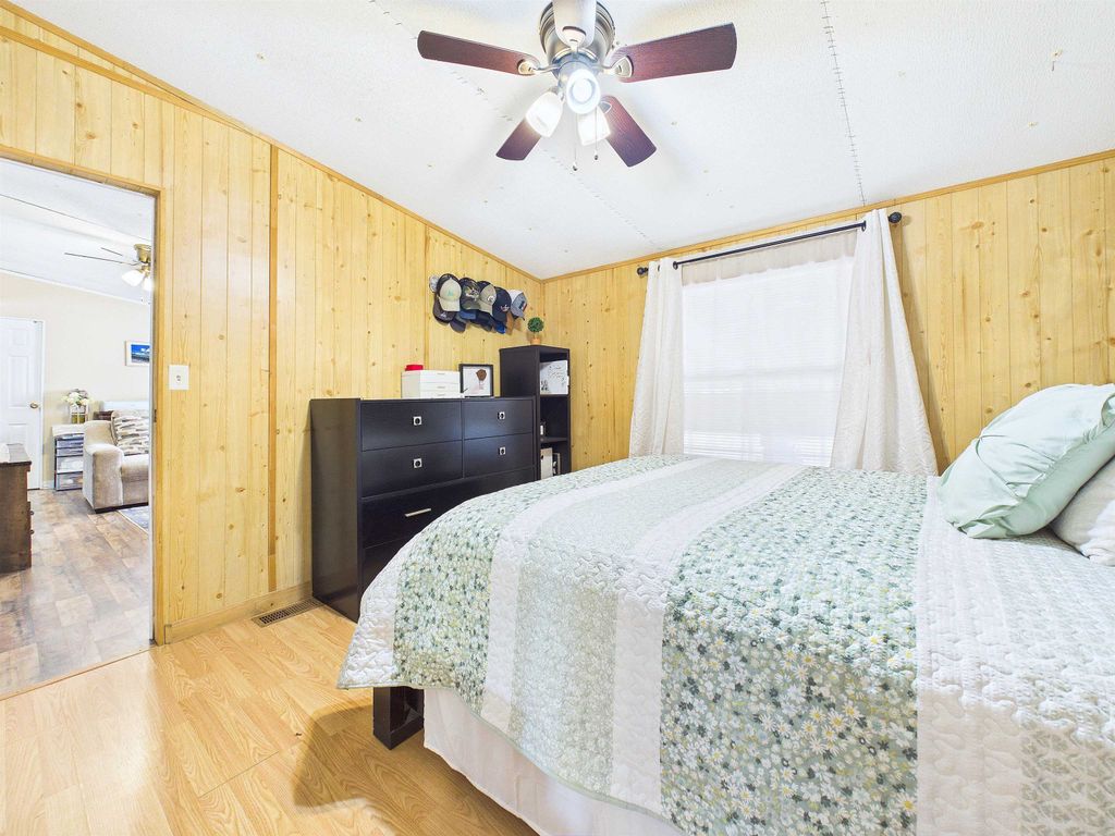 Image 19 of property listing at 2692 Foley Cutoff Road, Perry, FL 32348