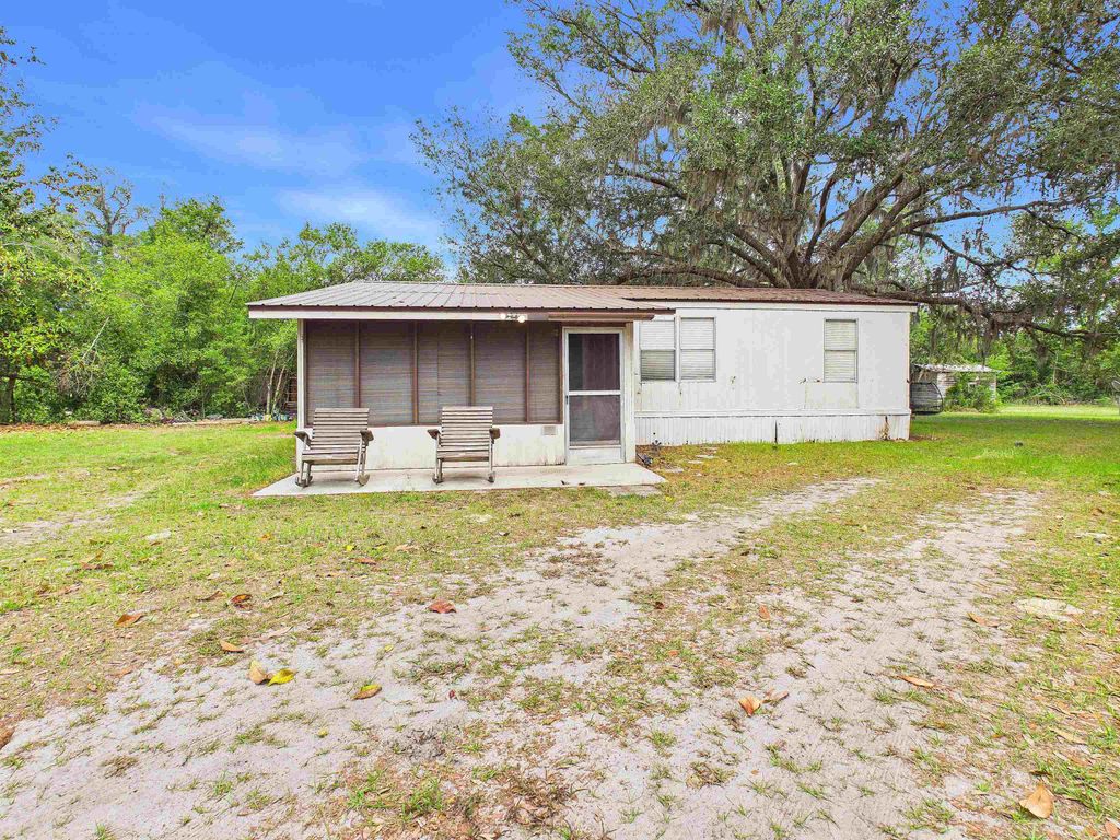 Image 23 of property listing at 2692 Foley Cutoff Road, Perry, FL 32348