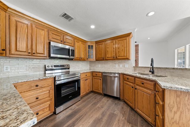 511 Kristi Street, Robinson, TX 76706