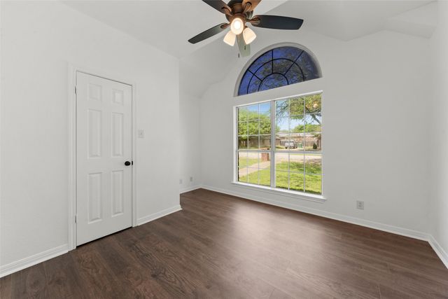 511 Kristi Street, Robinson, TX 76706