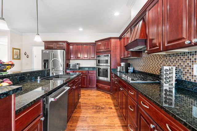 2096 Angela Court, Villa Hills, KY 41017