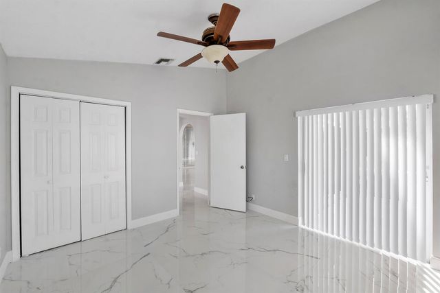 17646 SW 10th Street, Pembroke Pines, FL 33029