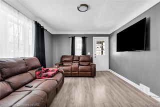 25636 New York Street, Dearborn Heights, MI 48125