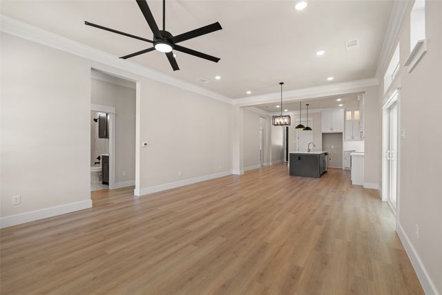 912 Tree Drive, Granbury, TX 76048