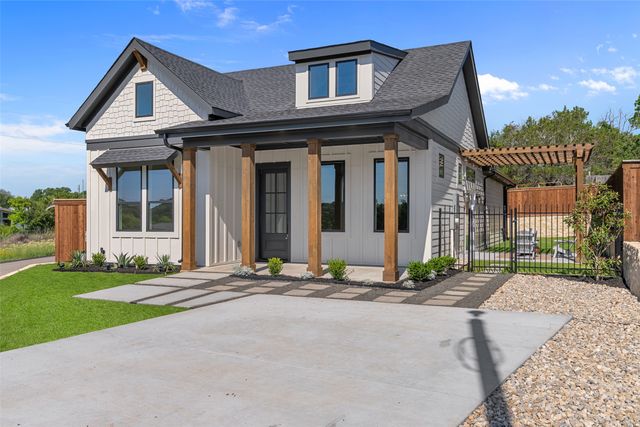912 Tree Drive, Granbury, TX 76048