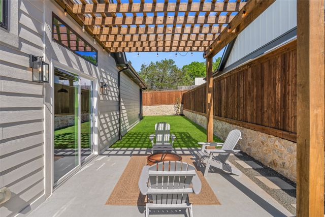 912 Tree Drive, Granbury, TX 76048