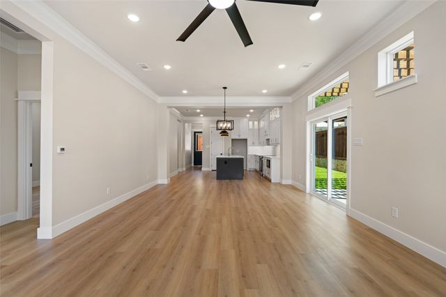 912 Tree Drive, Granbury, TX 76048