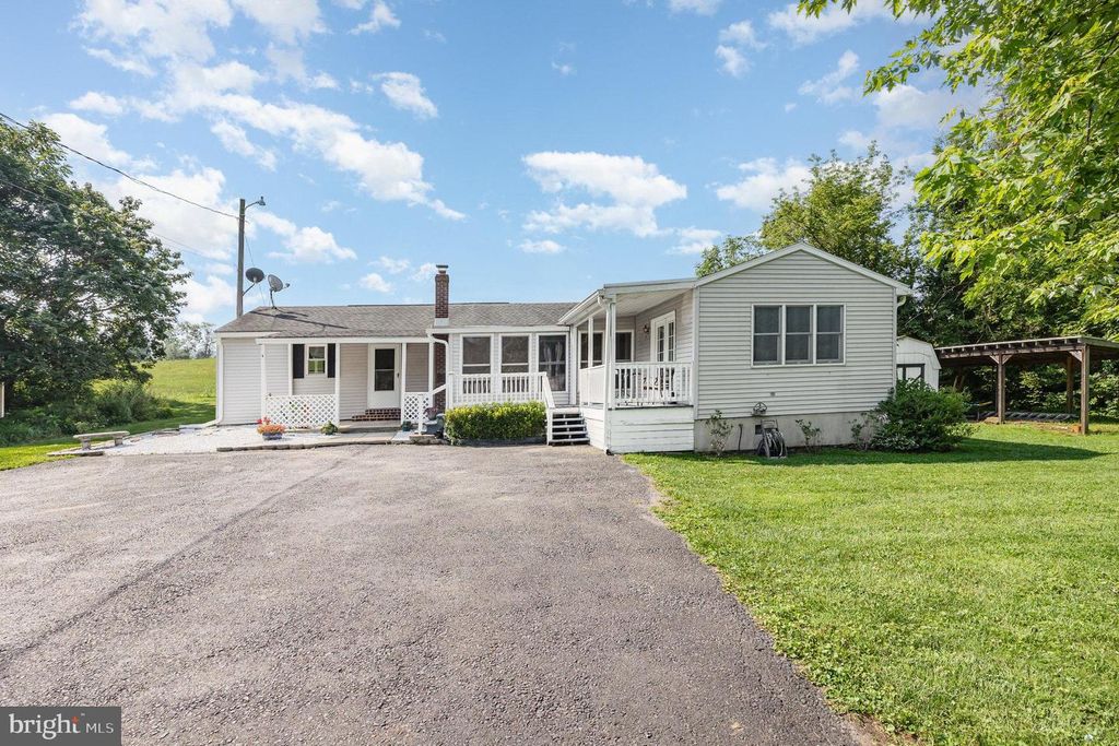 7539 FISHING CREEK VALLEY RD, Harrisburg, PA 17112