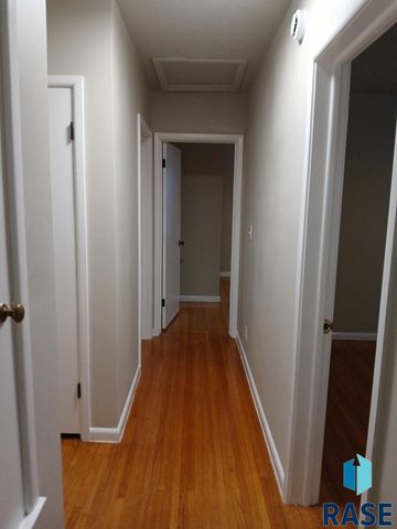 2800 N Bent Grass Ct Court, Sioux Falls, SD 57107