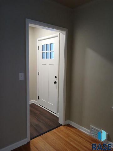 2800 N Bent Grass Ct Court, Sioux Falls, SD 57107