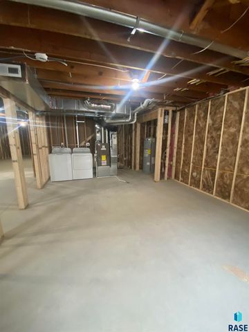 2800 N Bent Grass Ct Court, Sioux Falls, SD 57107