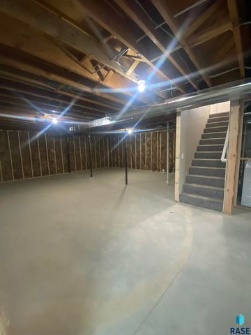 2800 N Bent Grass Ct Court, Sioux Falls, SD 57107