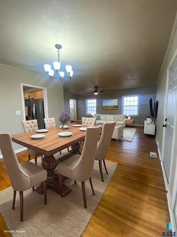 2800 N Bent Grass Ct Court, Sioux Falls, SD 57107