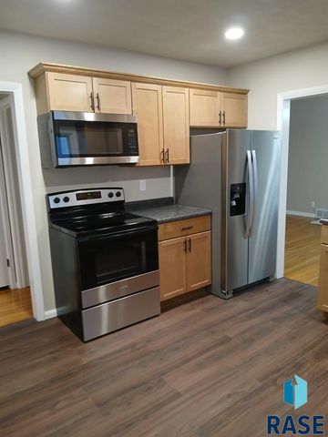 2800 N Bent Grass Ct Court, Sioux Falls, SD 57107