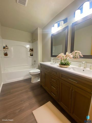 2800 N Bent Grass Ct Court, Sioux Falls, SD 57107