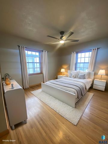 2800 N Bent Grass Ct Court, Sioux Falls, SD 57107