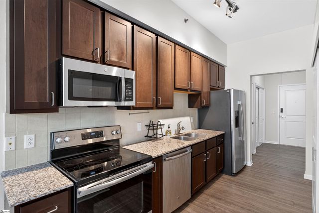 100 E Washington Street Unit 23, Greenville, SC 29601