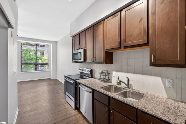 100 E Washington Street Unit 23, Greenville, SC 29601