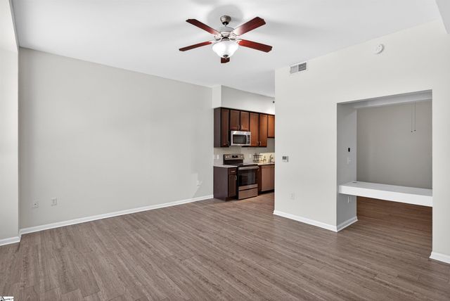 100 E Washington Street Unit 23, Greenville, SC 29601