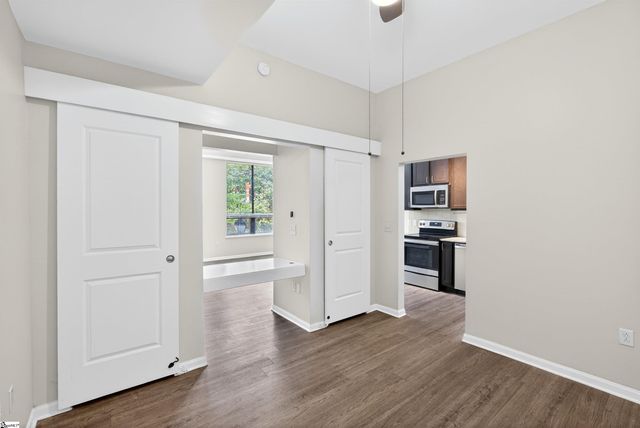 100 E Washington Street Unit 23, Greenville, SC 29601
