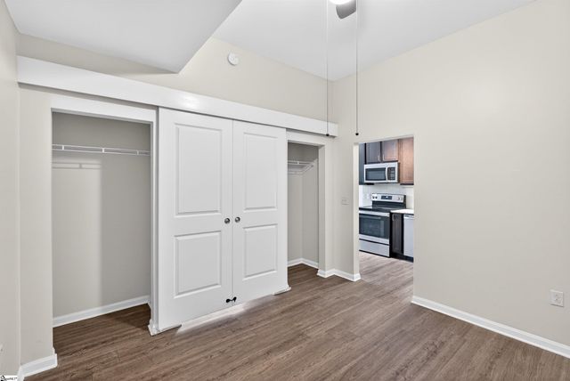 100 E Washington Street Unit 23, Greenville, SC 29601