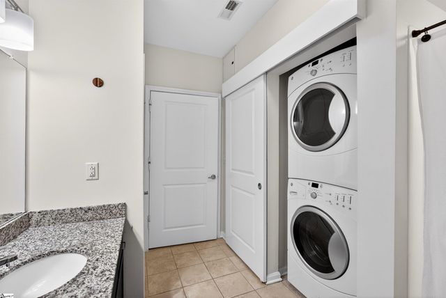 100 E Washington Street Unit 23, Greenville, SC 29601