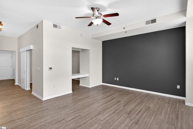 100 E Washington Street Unit 23, Greenville, SC 29601