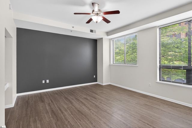 100 E Washington Street Unit 23, Greenville, SC 29601