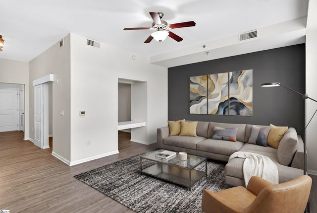 100 E Washington Street Unit 23, Greenville, SC 29601