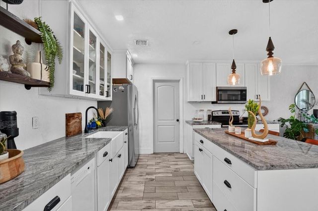 1417 19TH STREET W, Bradenton, FL 34205