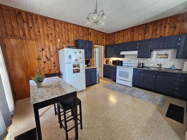 67 W Front Street, Logan, OH 43138