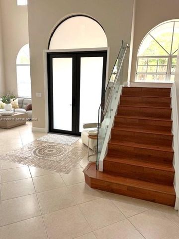 7770 NW 161st Ter, Miami Lakes, FL 33016