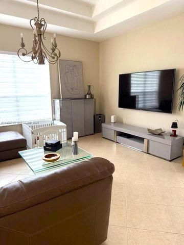 7770 NW 161st Ter, Miami Lakes, FL 33016