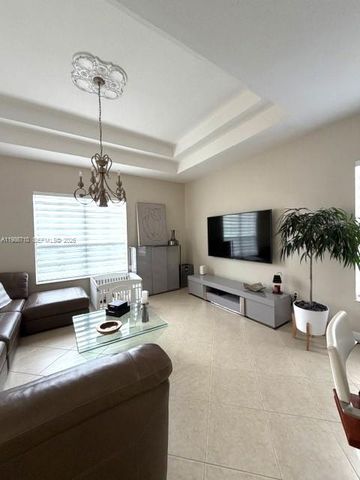 7770 NW 161st Ter, Miami Lakes, FL 33016