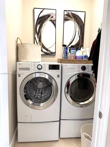 7770 NW 161st Ter, Miami Lakes, FL 33016