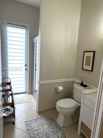 7770 NW 161st Ter, Miami Lakes, FL 33016