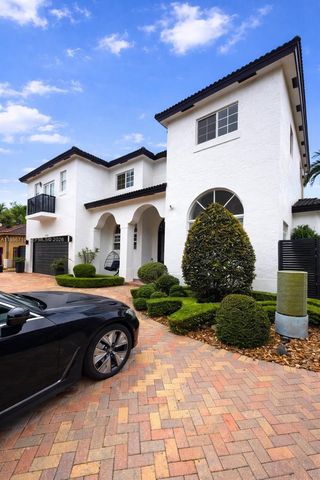 7770 NW 161st Ter, Miami Lakes, FL 33016