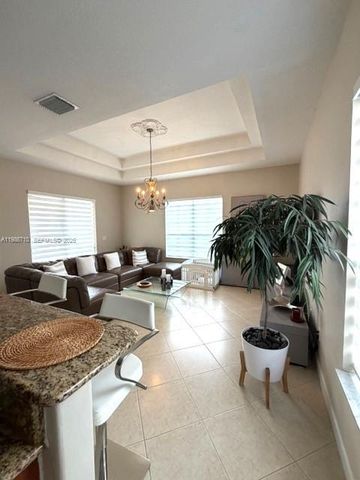 7770 NW 161st Ter, Miami Lakes, FL 33016