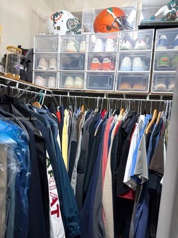 7770 NW 161st Ter, Miami Lakes, FL 33016