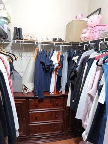 7770 NW 161st Ter, Miami Lakes, FL 33016