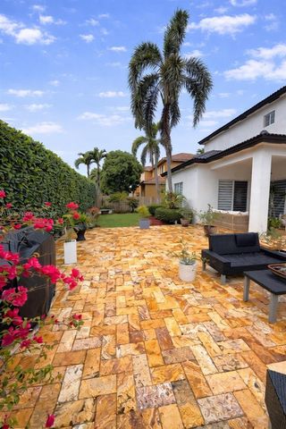 7770 NW 161st Ter, Miami Lakes, FL 33016