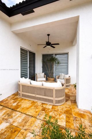 7770 NW 161st Ter, Miami Lakes, FL 33016