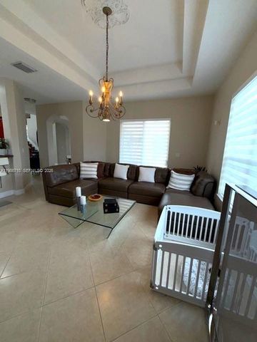 7770 NW 161st Ter, Miami Lakes, FL 33016