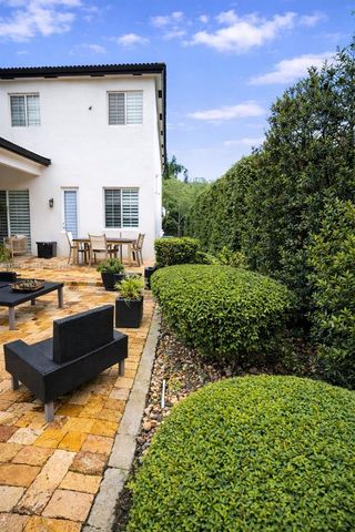 7770 NW 161st Ter, Miami Lakes, FL 33016