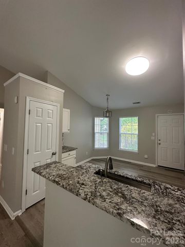 14108 Riding Hill Avenue, Charlotte, NC 28213