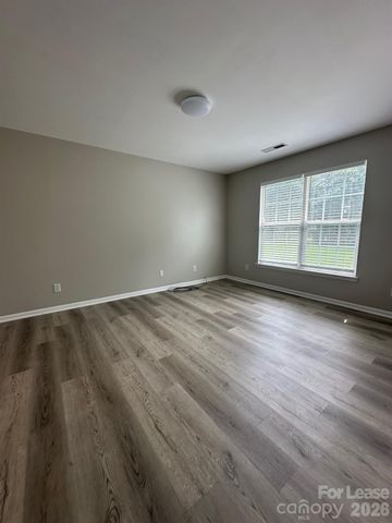 14108 Riding Hill Avenue, Charlotte, NC 28213