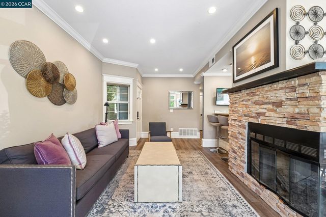 8035 Mountain View Dr C, Pleasanton, CA 94588