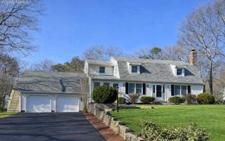17 Andrew Rd, Bourne, MA 02562