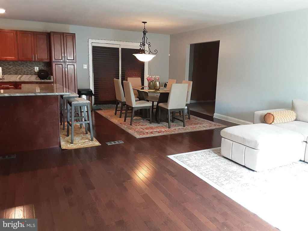 Image 10 of property listing at 6014 PURDUN DR, Temple Hills, MD 20748