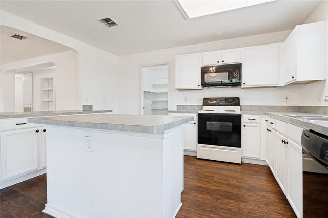 309 Sandlewood Lane, Cedar Hill, TX 75104